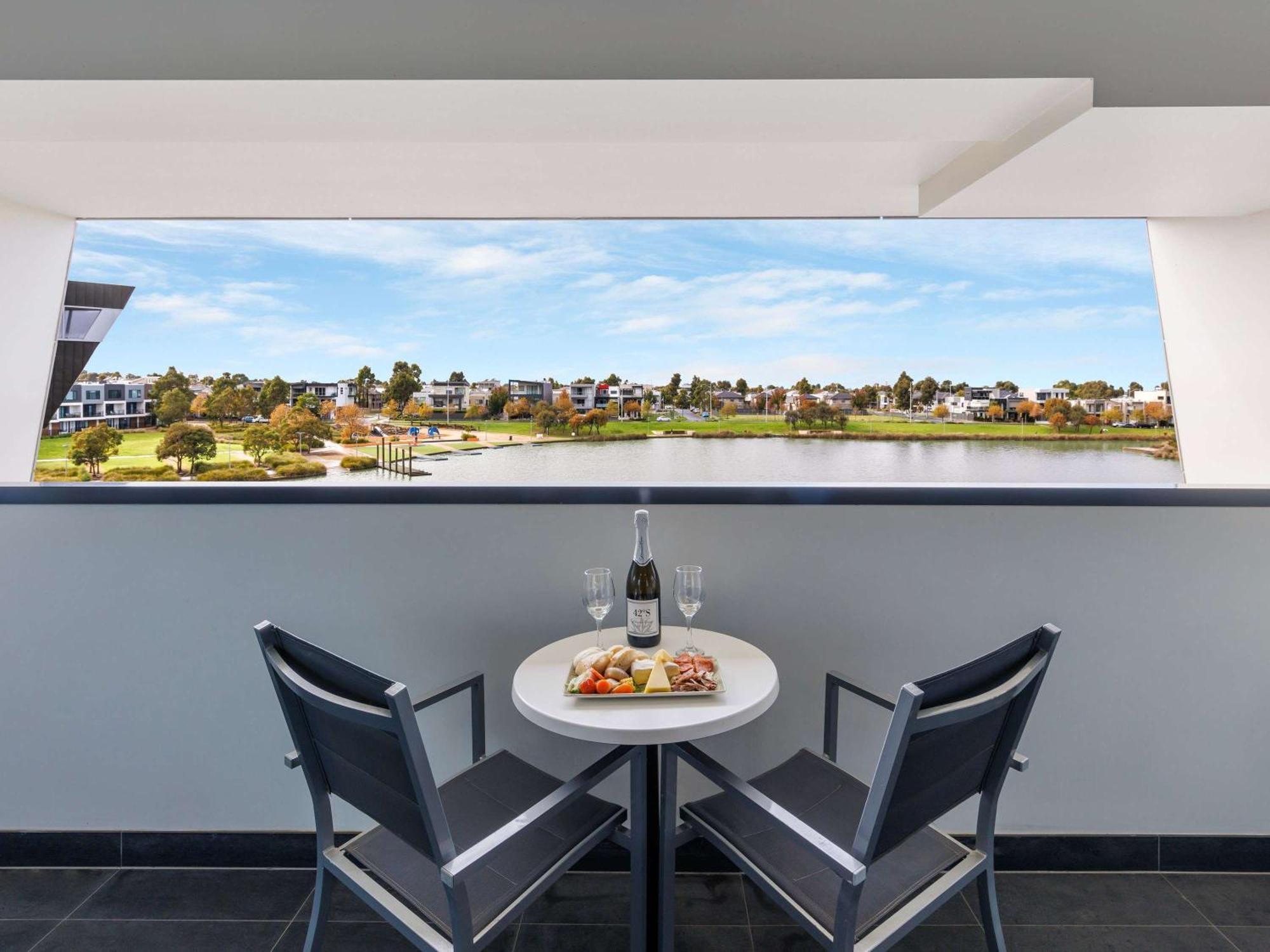 Mercure Melbourne Caroline Springs Exterior foto